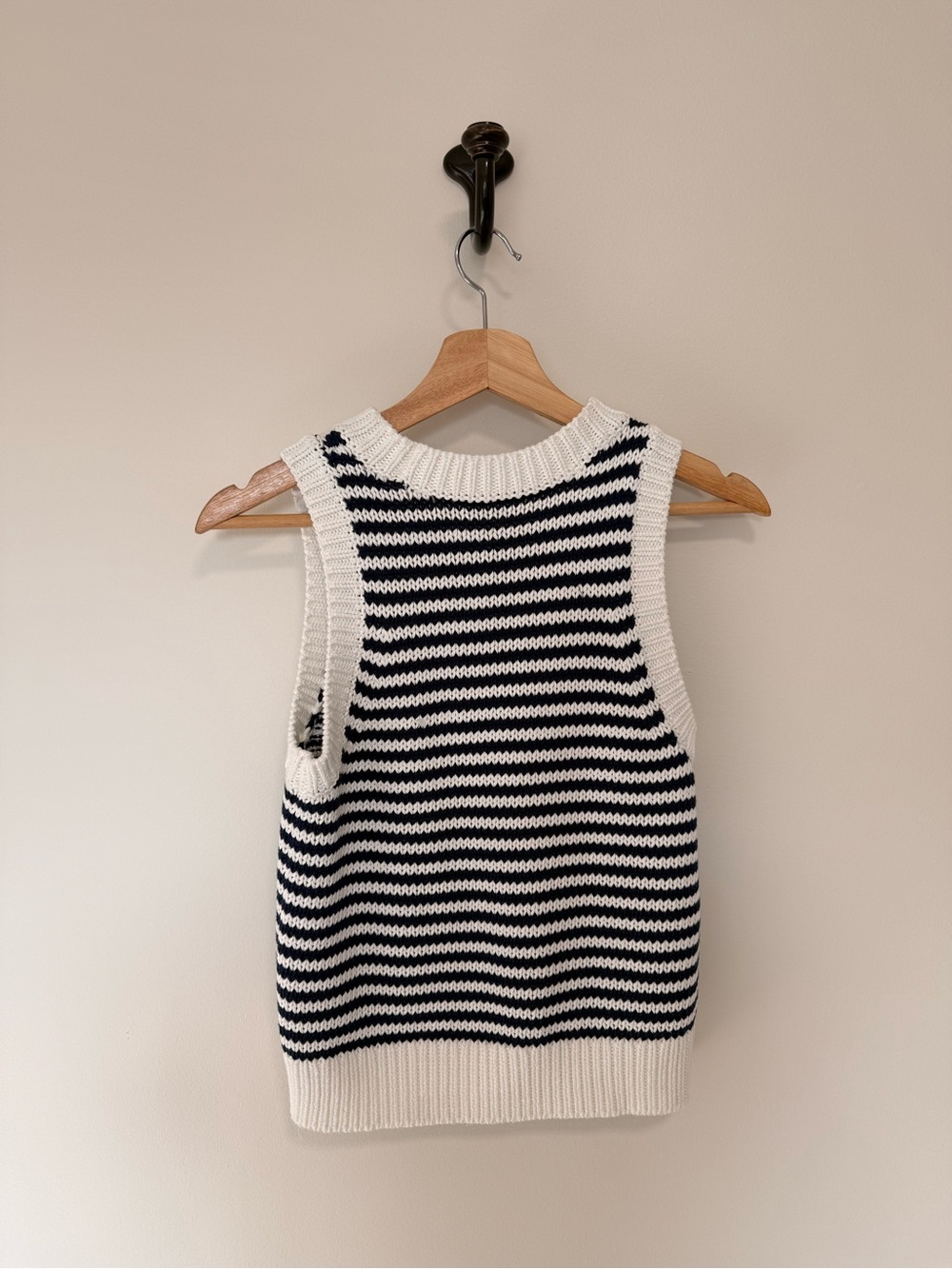 Vineyard Vines Striped Knit Sleeveless Top - White & Navy Size Xs - Picture 2 of 5